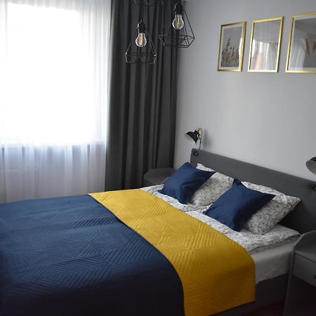 Apartament W Centrum Przy Parku Na Wyspie بيوا المظهر الخارجي الصورة