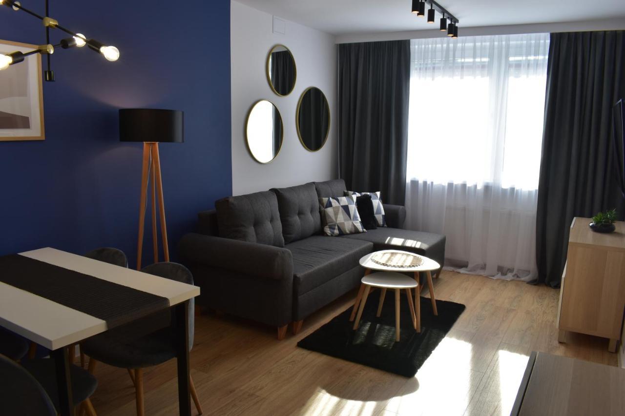 Apartament W Centrum Przy Parku Na Wyspie بيوا المظهر الخارجي الصورة